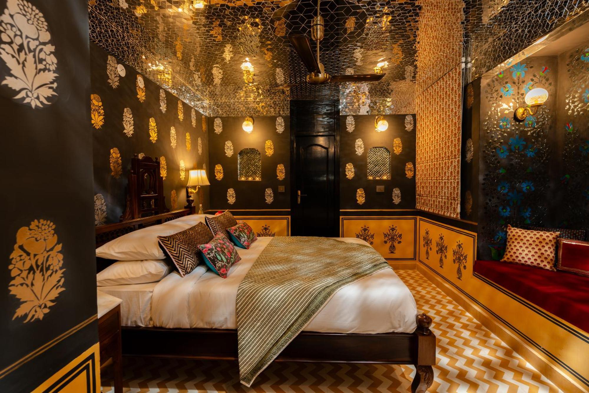 Laalee Hotel Jaipur Room photo