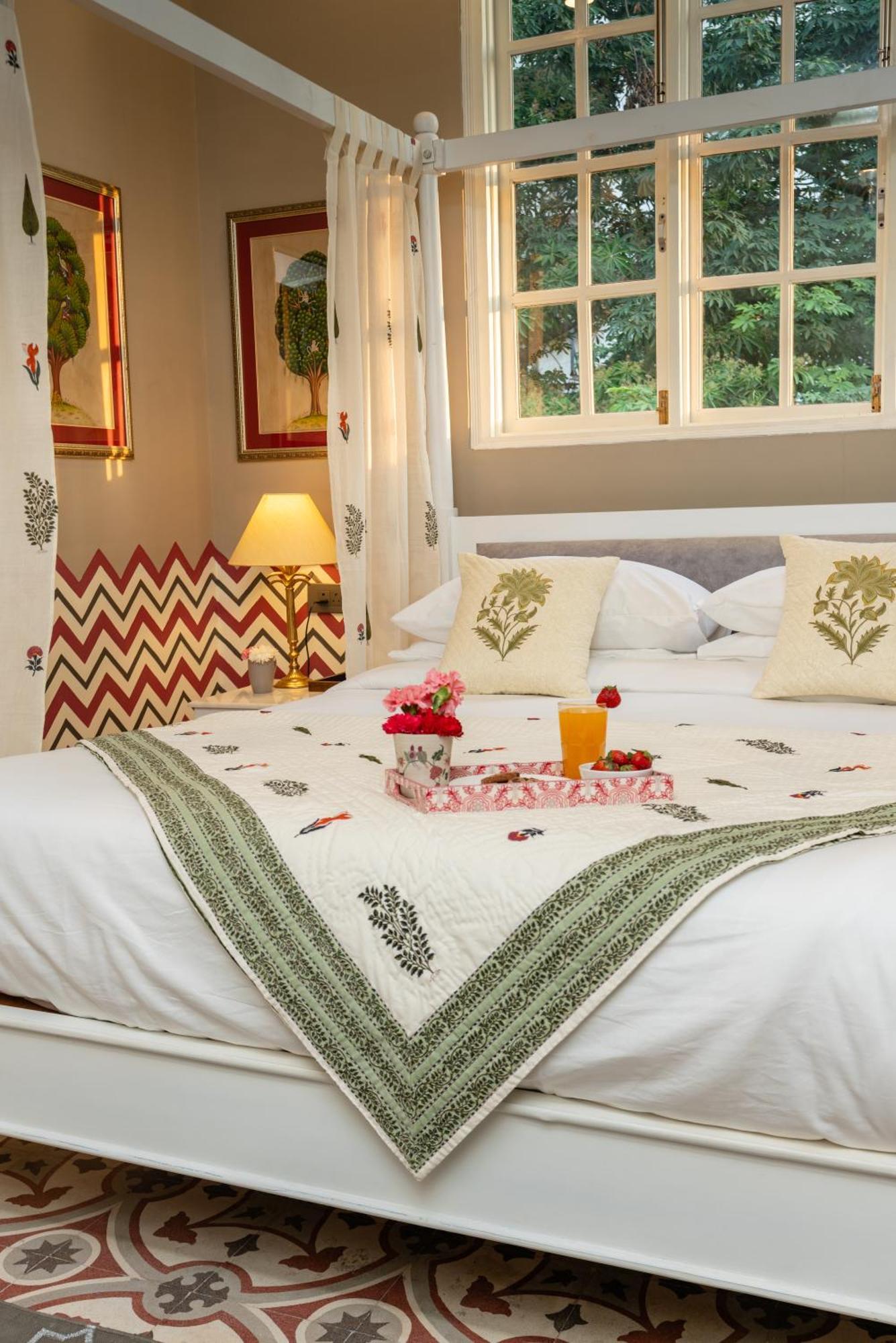Laalee Hotel Jaipur Room photo
