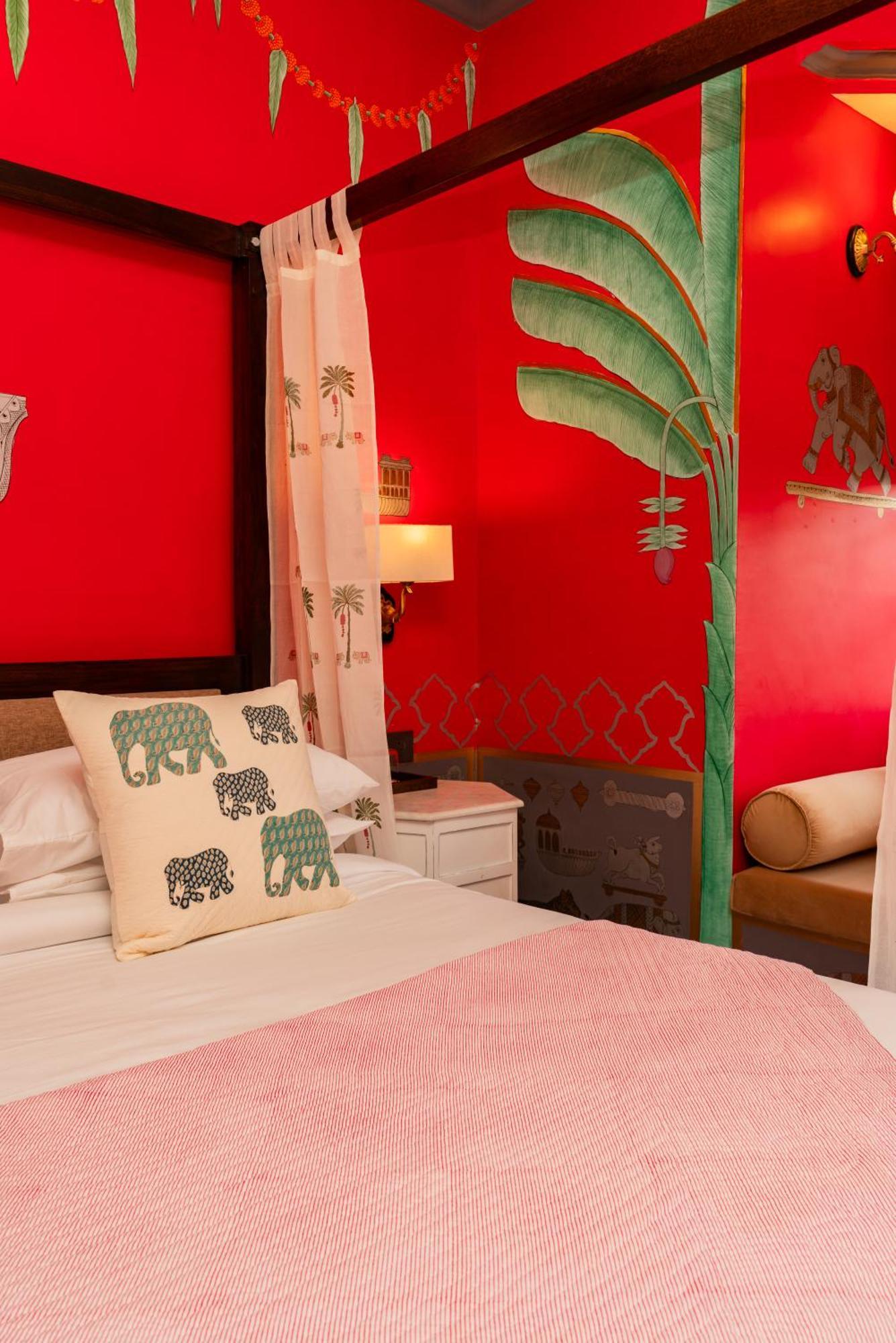 Laalee Hotel Jaipur Room photo