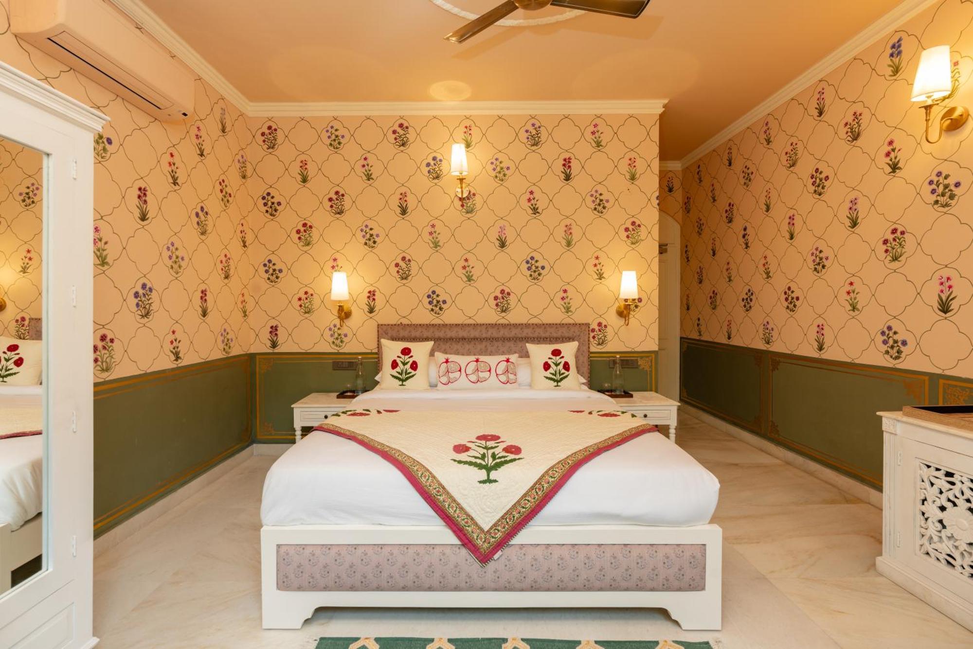 Laalee Hotel Jaipur Room photo