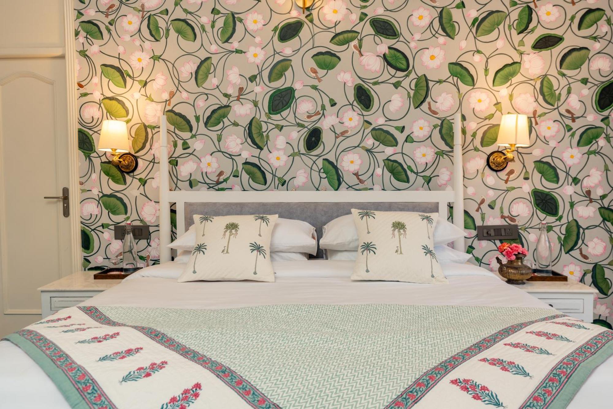 Laalee Hotel Jaipur Room photo
